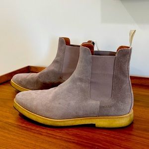 Beautiful warm gray common project boots. Size is too small for me now.